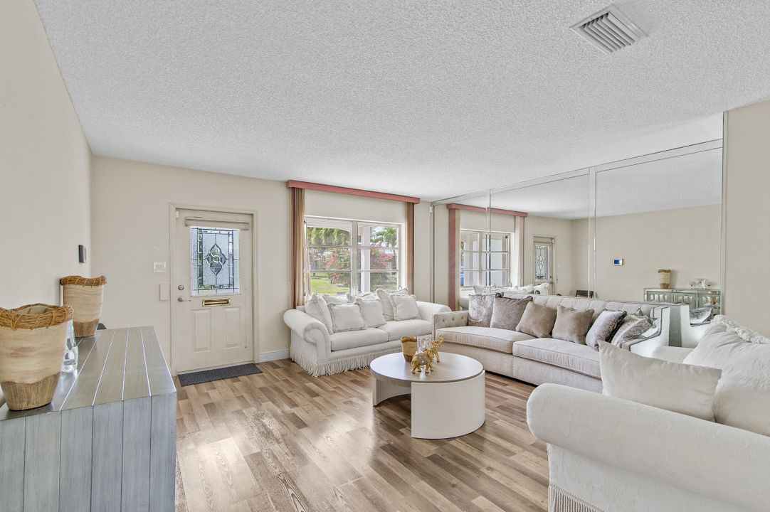 For Sale: $379,000 (2 beds, 2 baths, 1443 Square Feet)