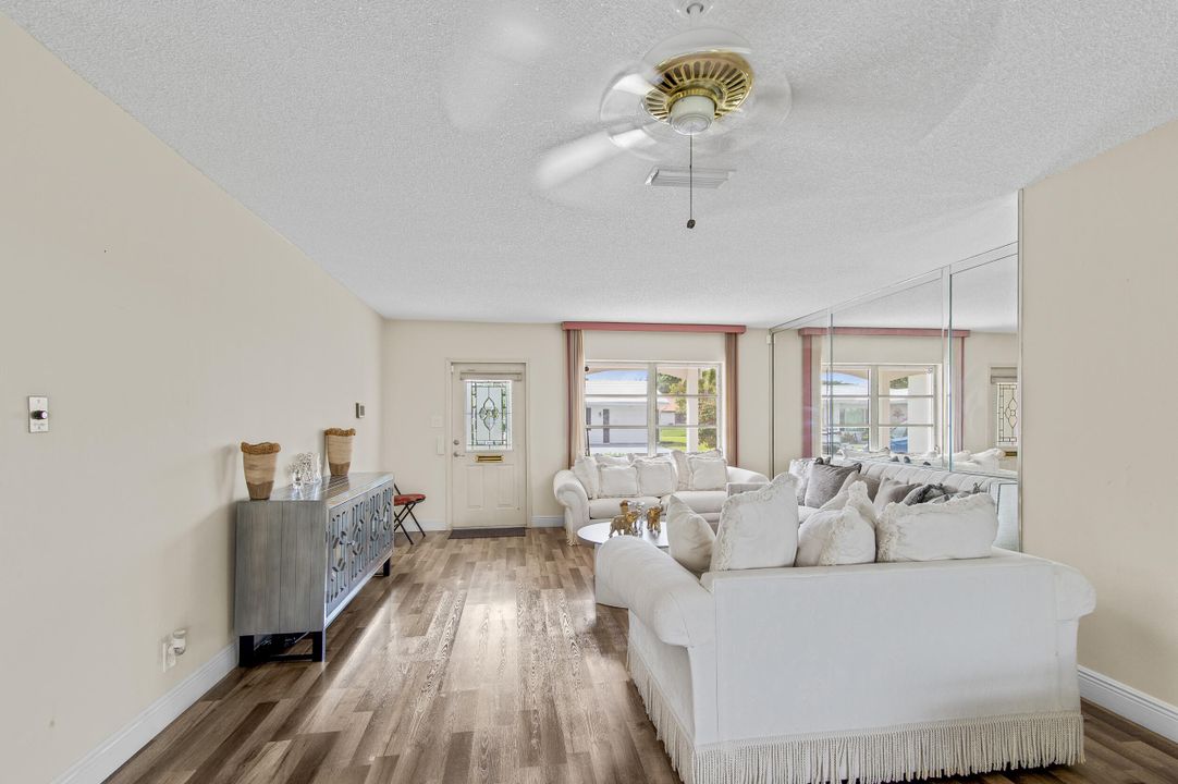 For Sale: $379,000 (2 beds, 2 baths, 1443 Square Feet)