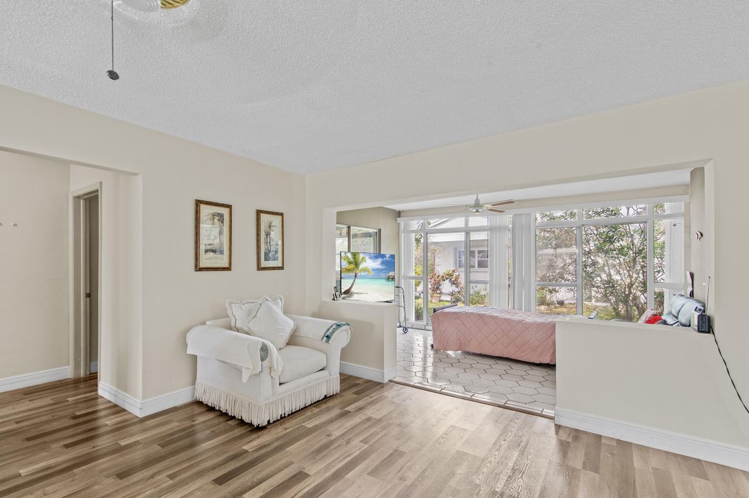 For Sale: $379,000 (2 beds, 2 baths, 1443 Square Feet)