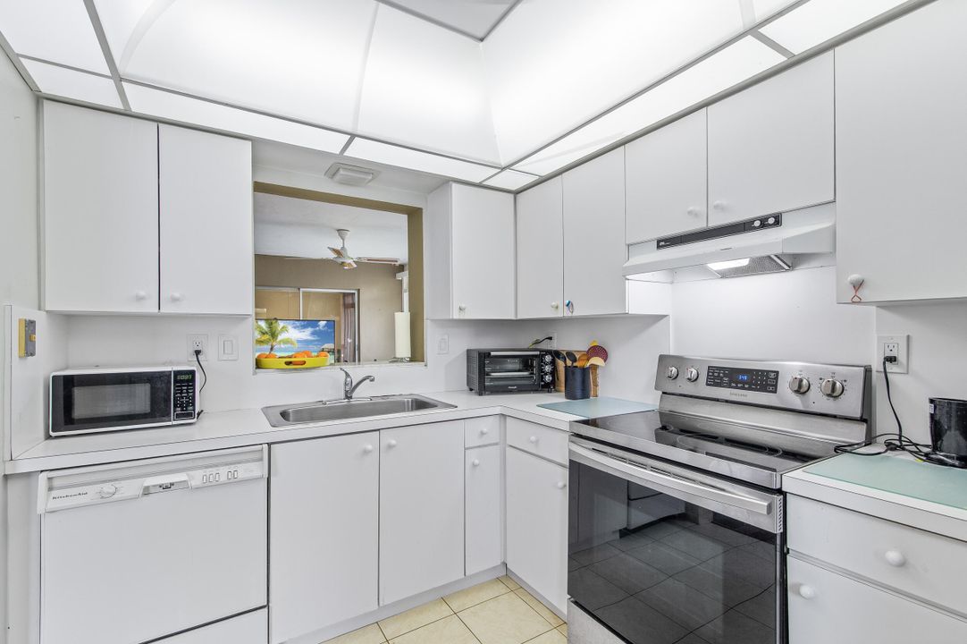 For Sale: $379,000 (2 beds, 2 baths, 1443 Square Feet)