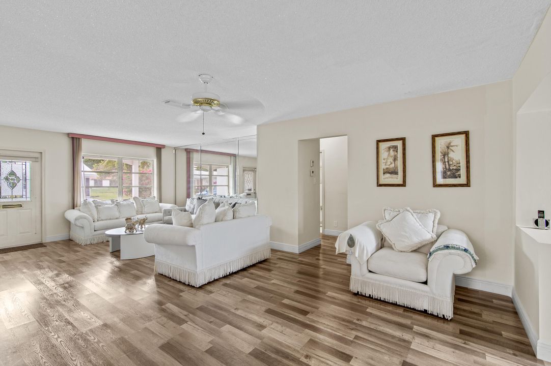 For Sale: $379,000 (2 beds, 2 baths, 1443 Square Feet)