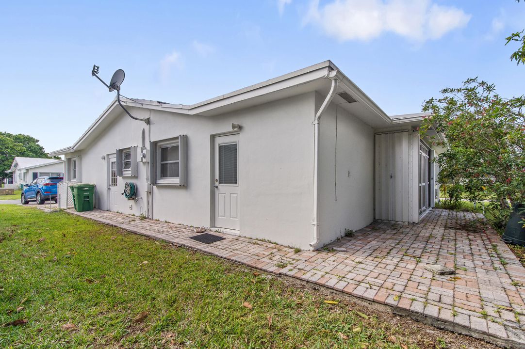 For Sale: $379,000 (2 beds, 2 baths, 1443 Square Feet)