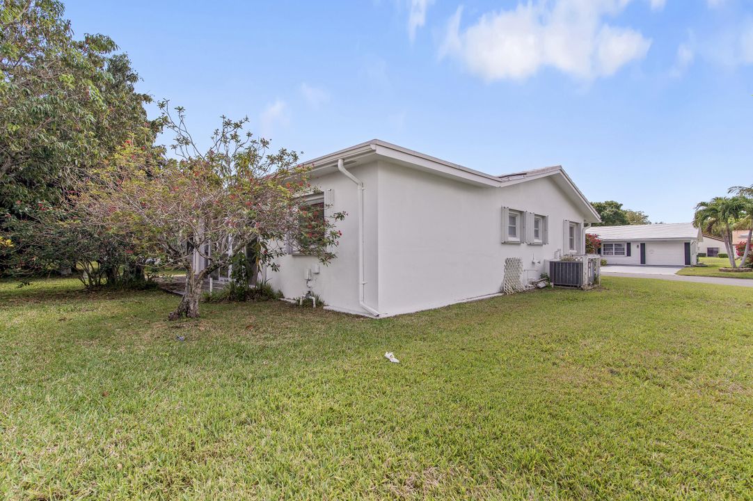 For Sale: $379,000 (2 beds, 2 baths, 1443 Square Feet)