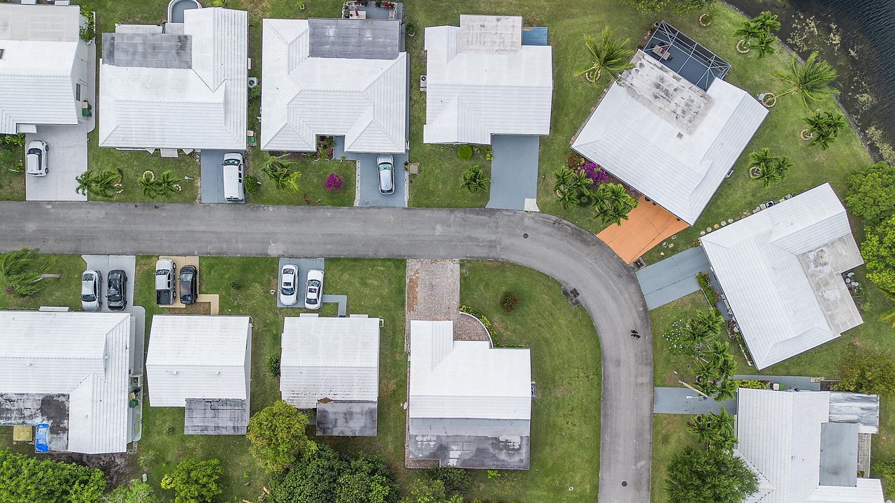 For Sale: $379,000 (2 beds, 2 baths, 1443 Square Feet)