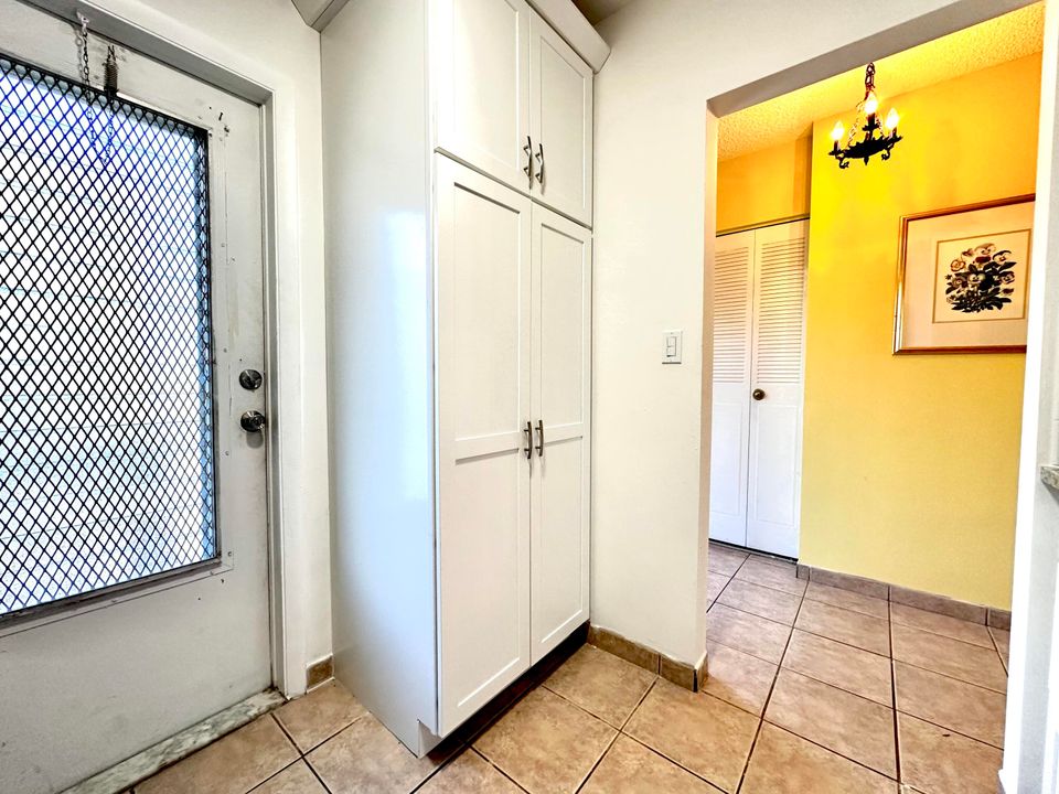 待售: $115,000 (2 贝兹, 2 浴室, 944 平方英尺)