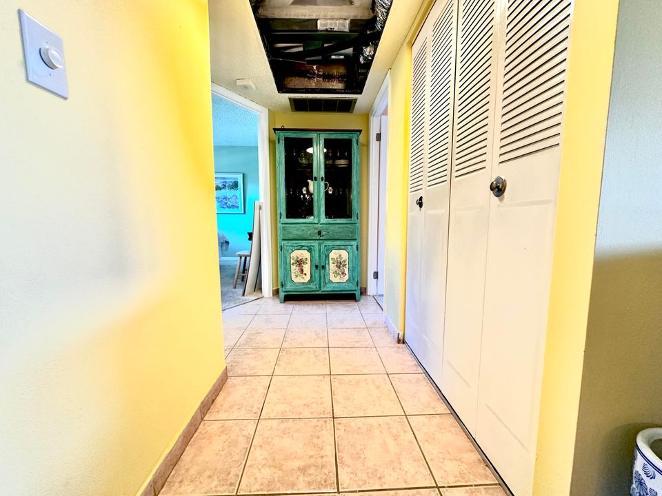 待售: $115,000 (2 贝兹, 2 浴室, 944 平方英尺)