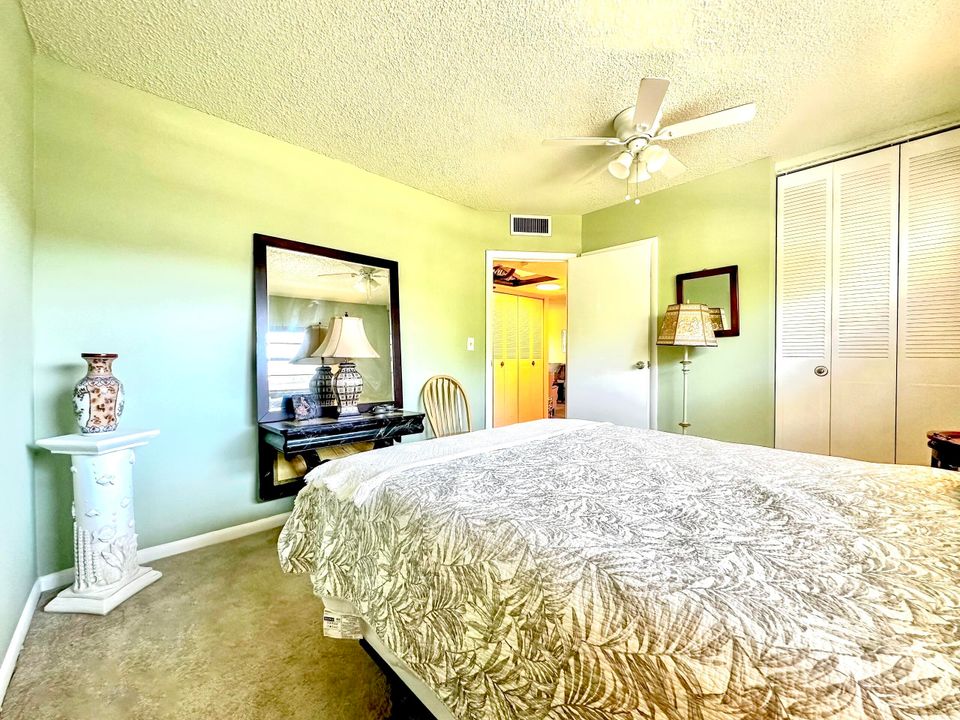 待售: $115,000 (2 贝兹, 2 浴室, 944 平方英尺)