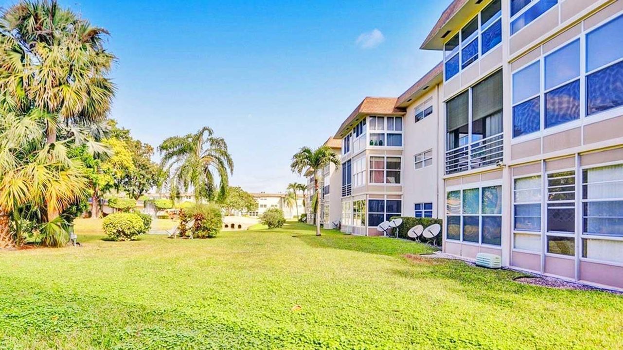 待售: $115,000 (2 贝兹, 2 浴室, 944 平方英尺)