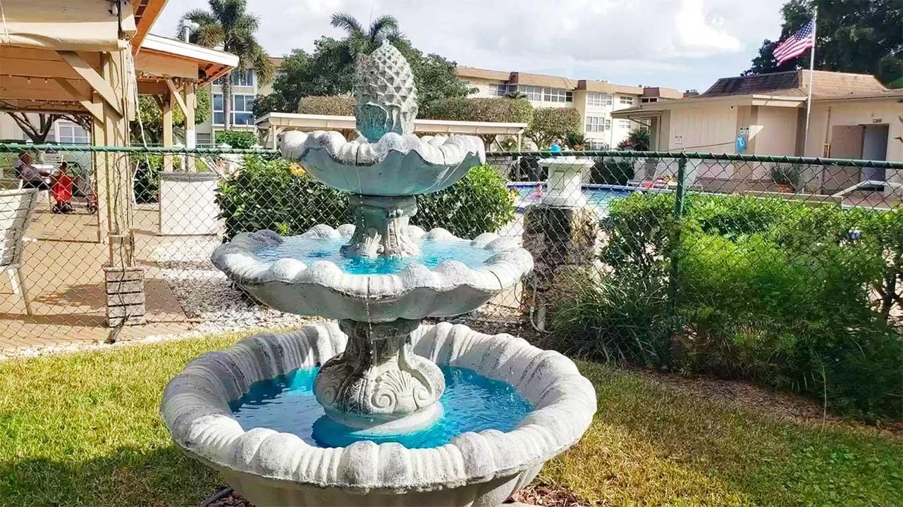 待售: $115,000 (2 贝兹, 2 浴室, 944 平方英尺)