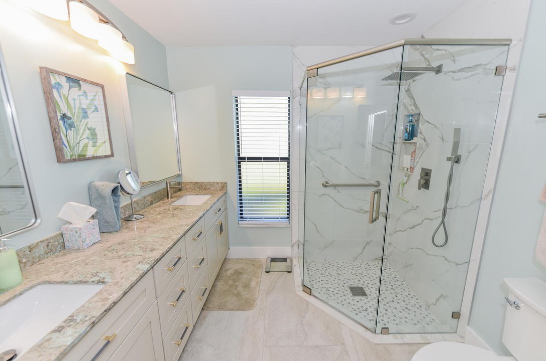 На продажу: $229,900 (2 спален, 2 ванн, 1411 Квадратных фут)