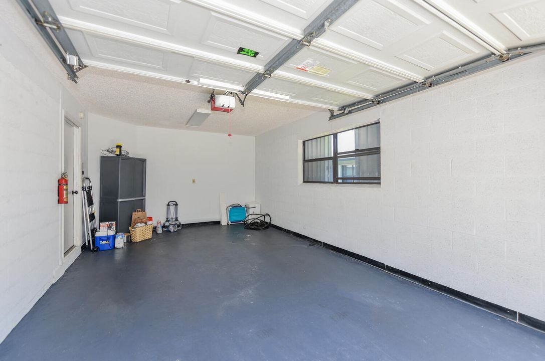 На продажу: $229,900 (2 спален, 2 ванн, 1411 Квадратных фут)