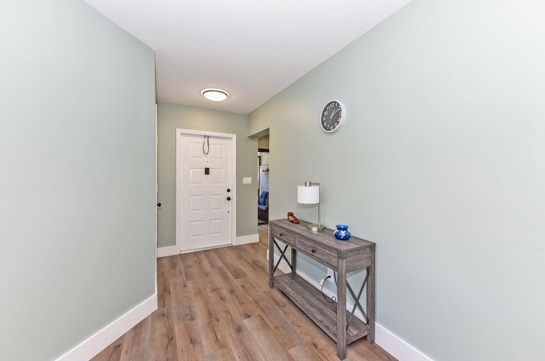 На продажу: $229,900 (2 спален, 2 ванн, 1411 Квадратных фут)