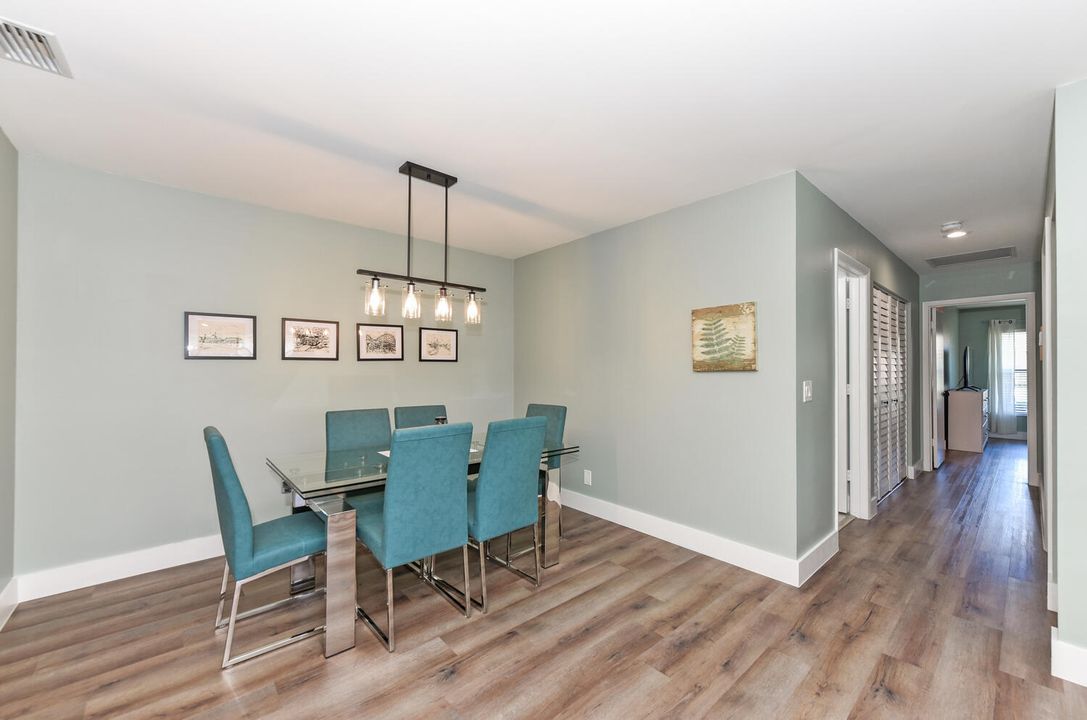 На продажу: $229,900 (2 спален, 2 ванн, 1411 Квадратных фут)