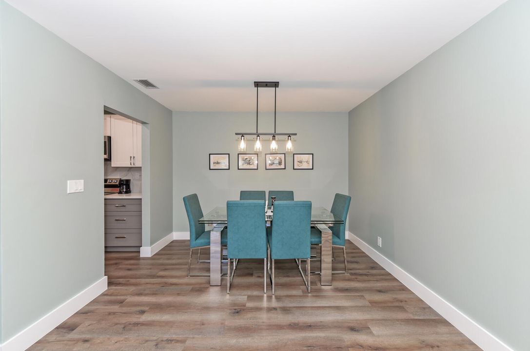 На продажу: $229,900 (2 спален, 2 ванн, 1411 Квадратных фут)