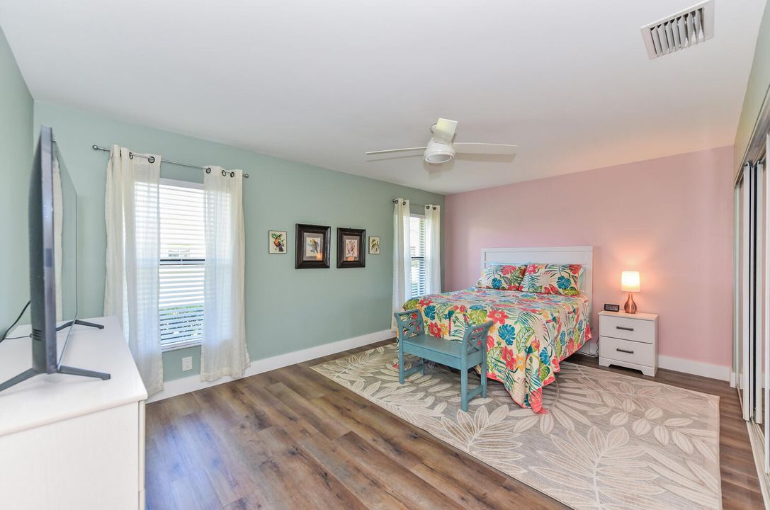 На продажу: $229,900 (2 спален, 2 ванн, 1411 Квадратных фут)