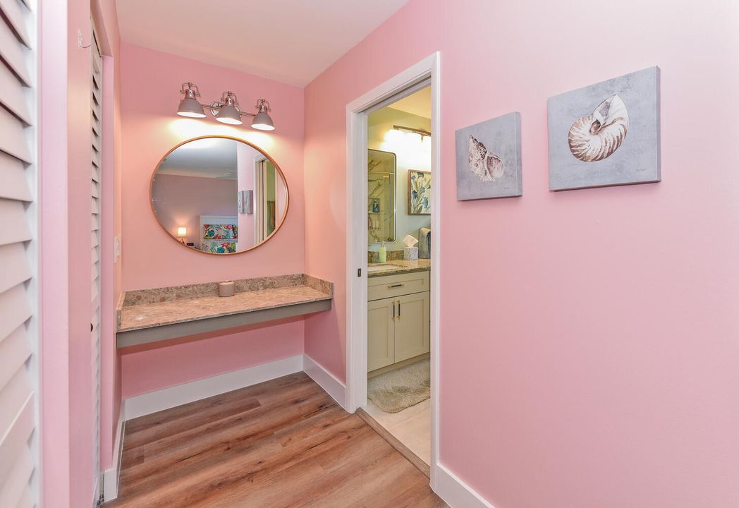 На продажу: $229,900 (2 спален, 2 ванн, 1411 Квадратных фут)