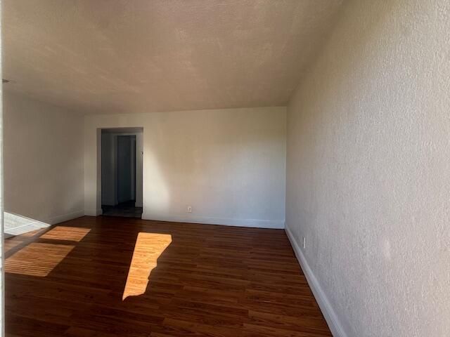 For Rent: $1,600 (2 beds, 1 baths, 1200 Square Feet)