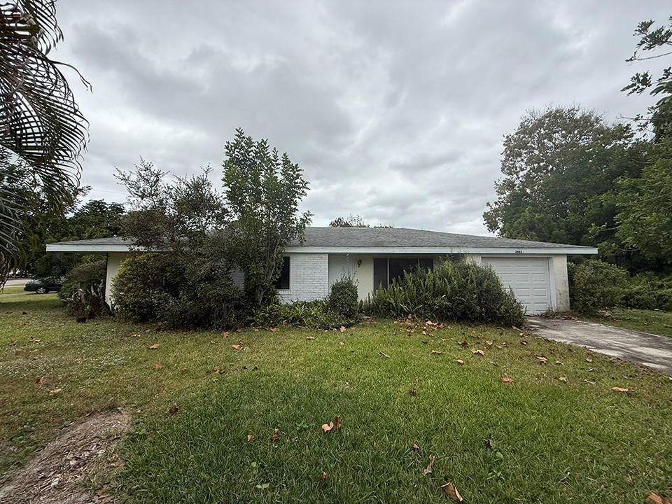 Active With Contract: $165,000 (3 beds, 2 baths, 1313 Square Feet)