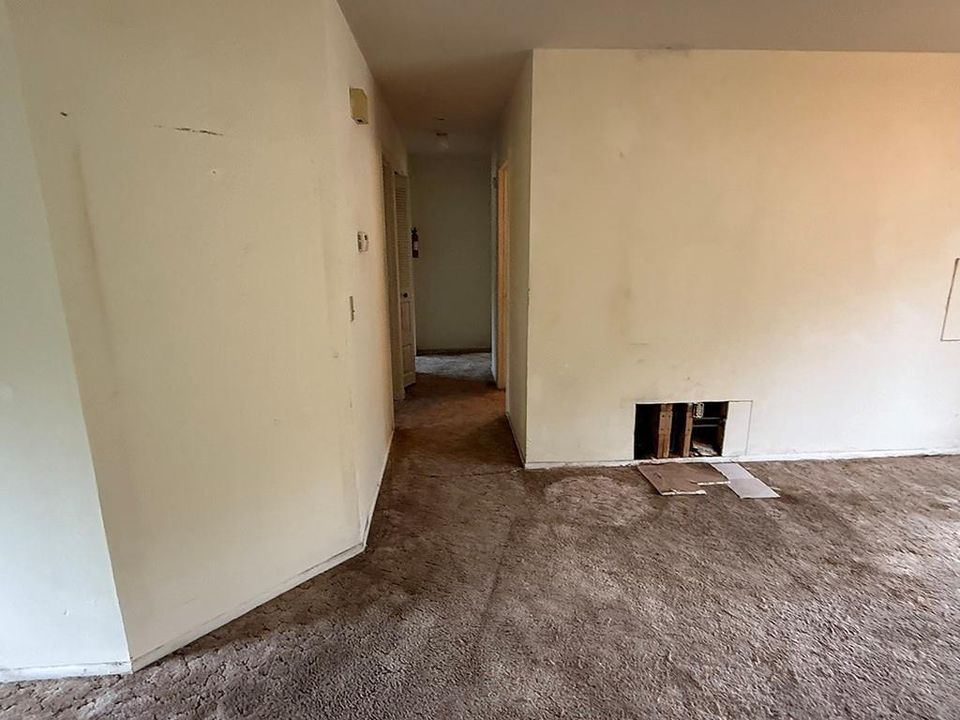 Active With Contract: $165,000 (3 beds, 2 baths, 1313 Square Feet)