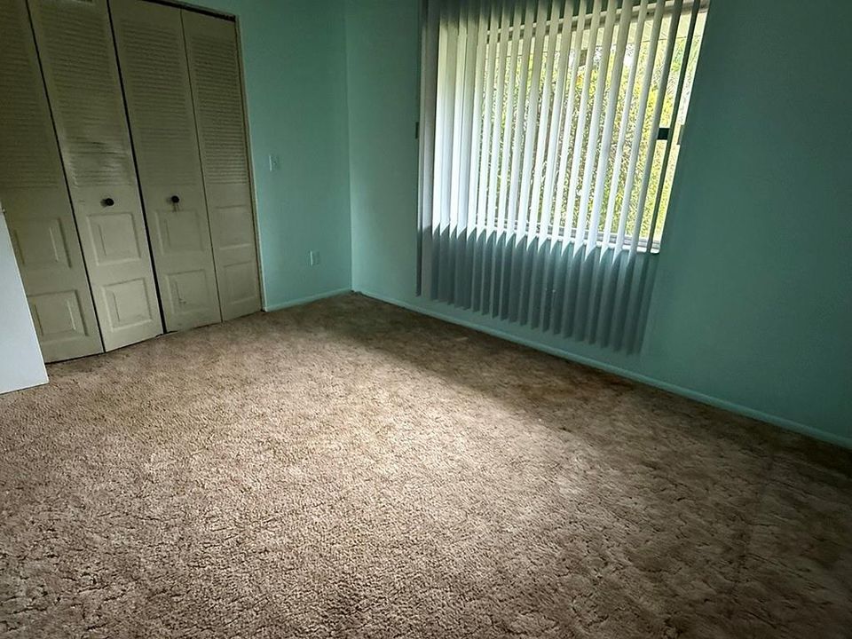 Active With Contract: $165,000 (3 beds, 2 baths, 1313 Square Feet)