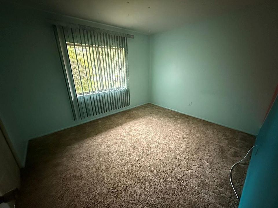 Active With Contract: $165,000 (3 beds, 2 baths, 1313 Square Feet)