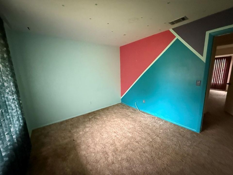 Active With Contract: $165,000 (3 beds, 2 baths, 1313 Square Feet)