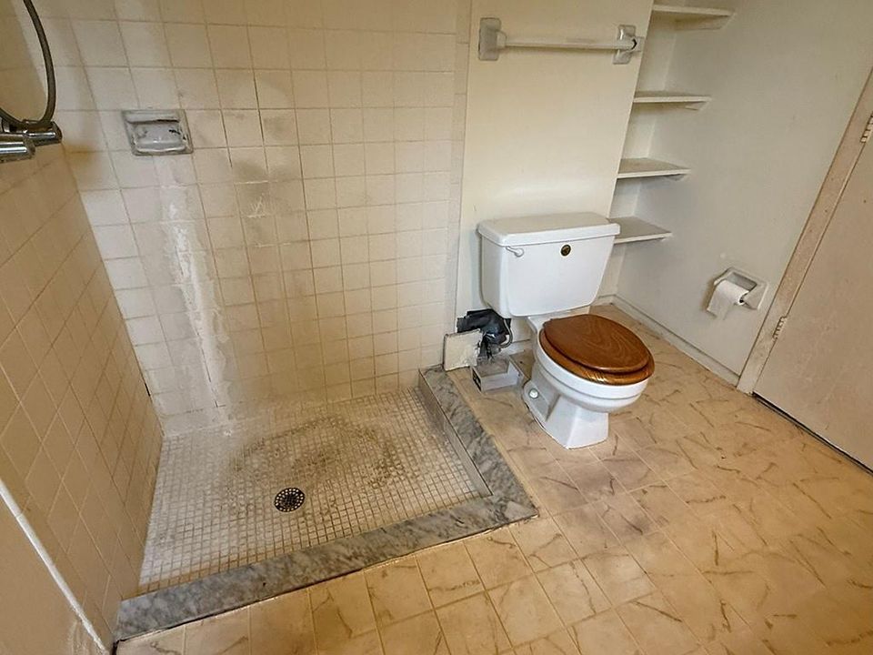 Active With Contract: $165,000 (3 beds, 2 baths, 1313 Square Feet)