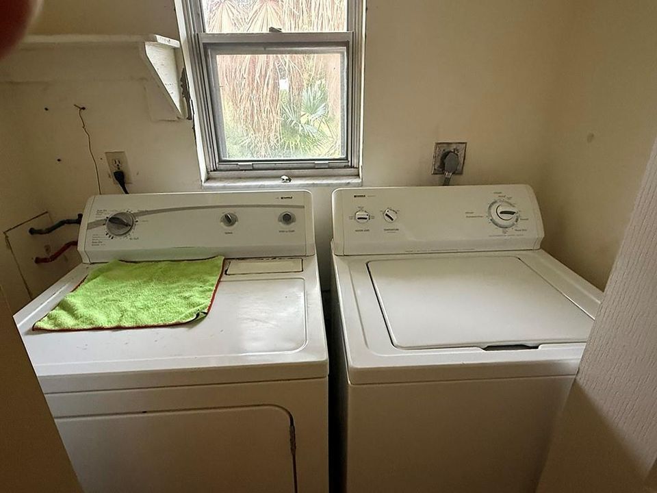 Active With Contract: $165,000 (3 beds, 2 baths, 1313 Square Feet)