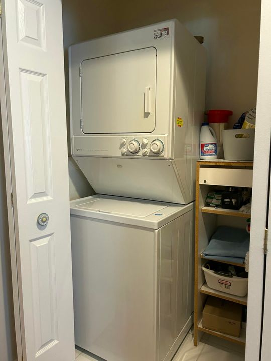 For Rent: $4,000 (2 beds, 2 baths, 1230 Square Feet)