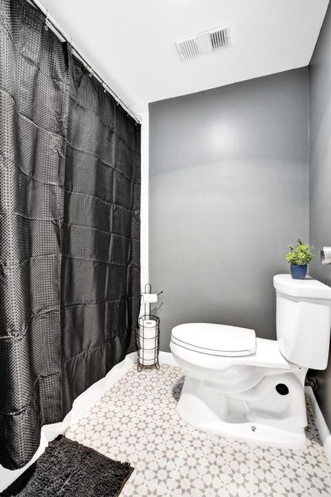 For Rent: $8,500 (2 beds, 2 baths, 1270 Square Feet)