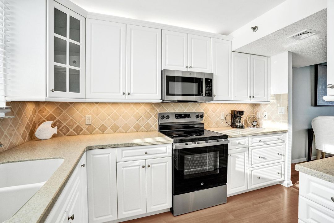 For Rent: $8,500 (2 beds, 2 baths, 1270 Square Feet)