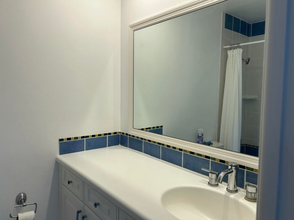 For Rent: $4,000 (2 beds, 2 baths, 1230 Square Feet)