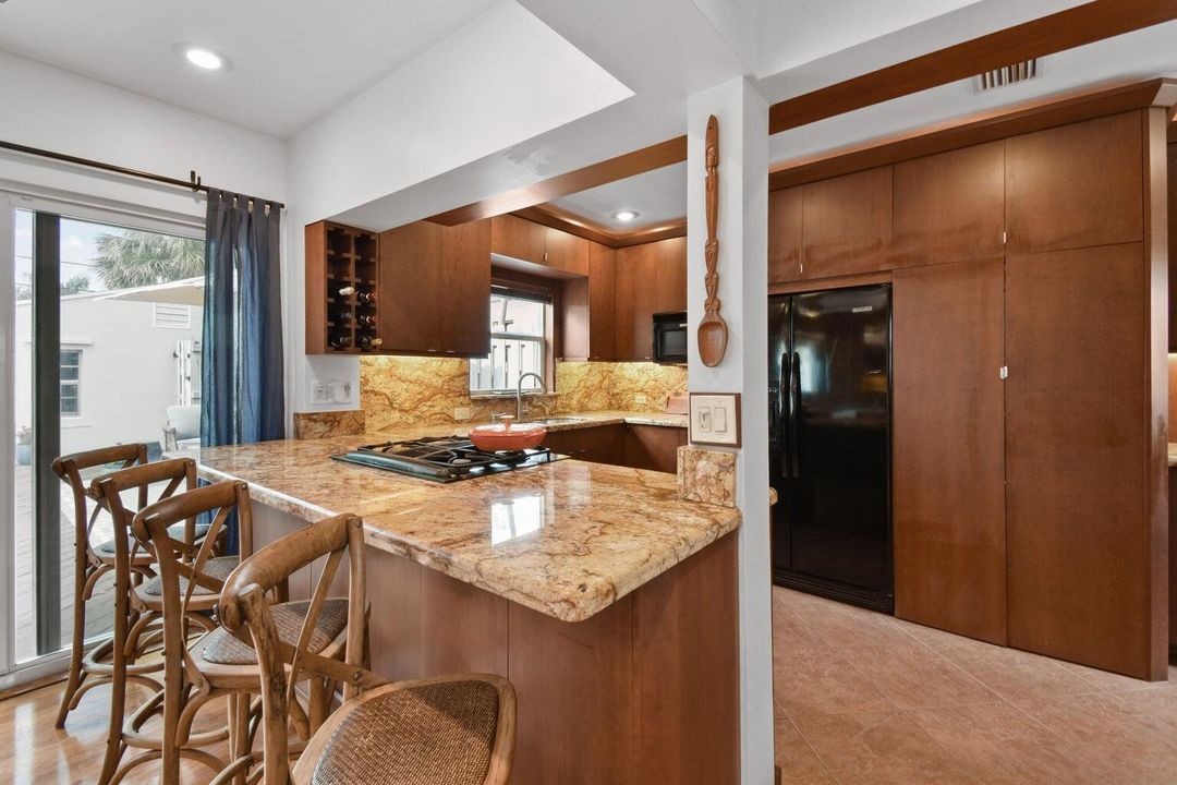 For Rent: $3,800 (2 beds, 2 baths, 1365 Square Feet)