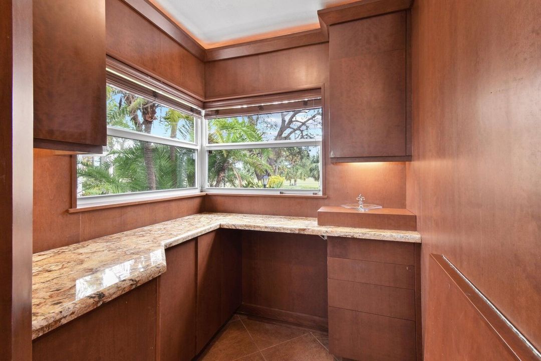 For Rent: $3,800 (2 beds, 2 baths, 1365 Square Feet)