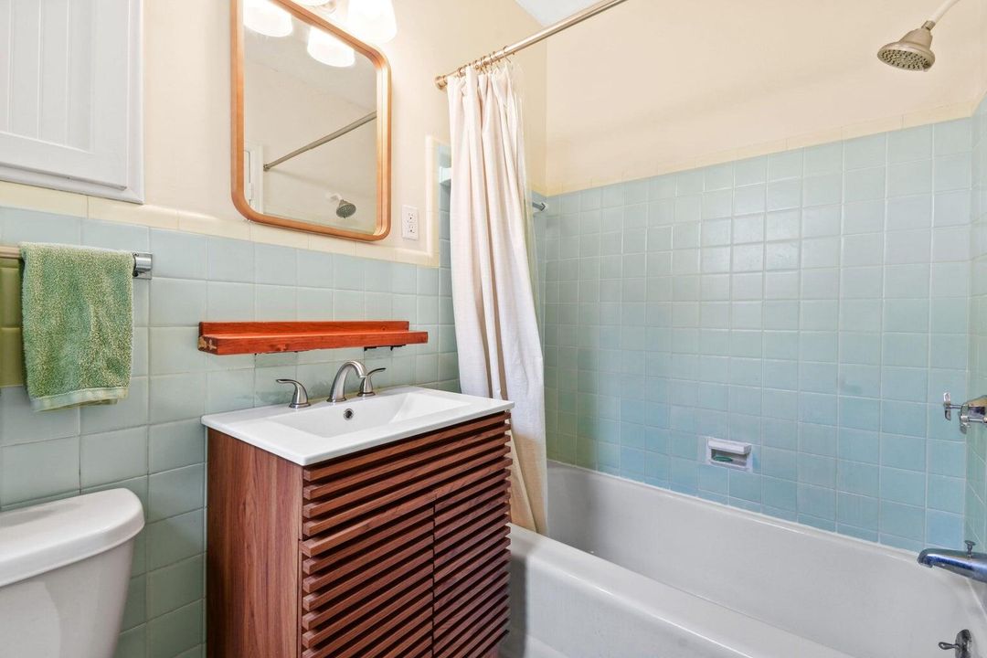 For Rent: $3,800 (2 beds, 2 baths, 1365 Square Feet)