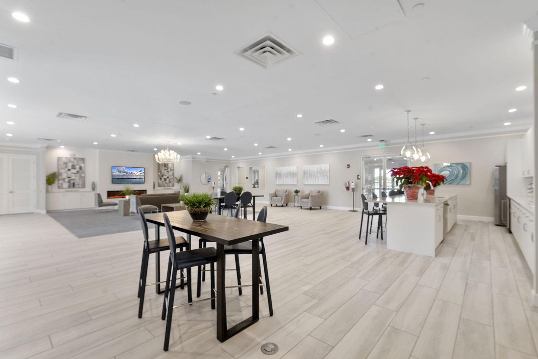 En Venta: $725,000 (4 camas, 3 baños, 2179 Pies cuadrados)