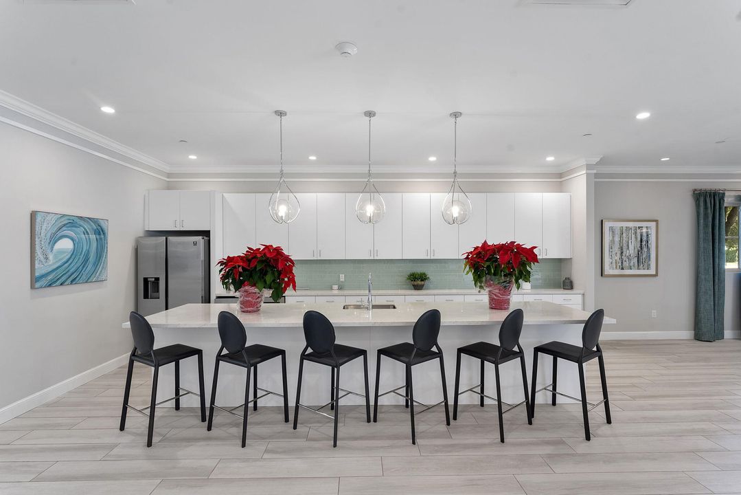 En Venta: $725,000 (4 camas, 3 baños, 2179 Pies cuadrados)