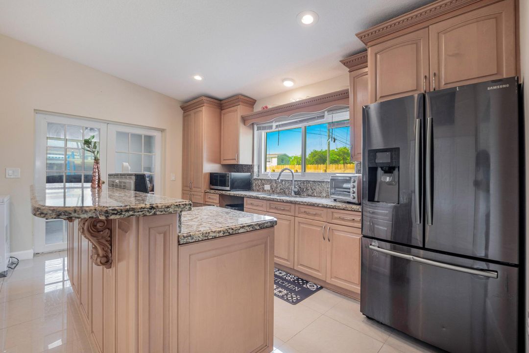 En Renta: $3,750 (4 camas, 2 baños, 1872 Pies cuadrados)