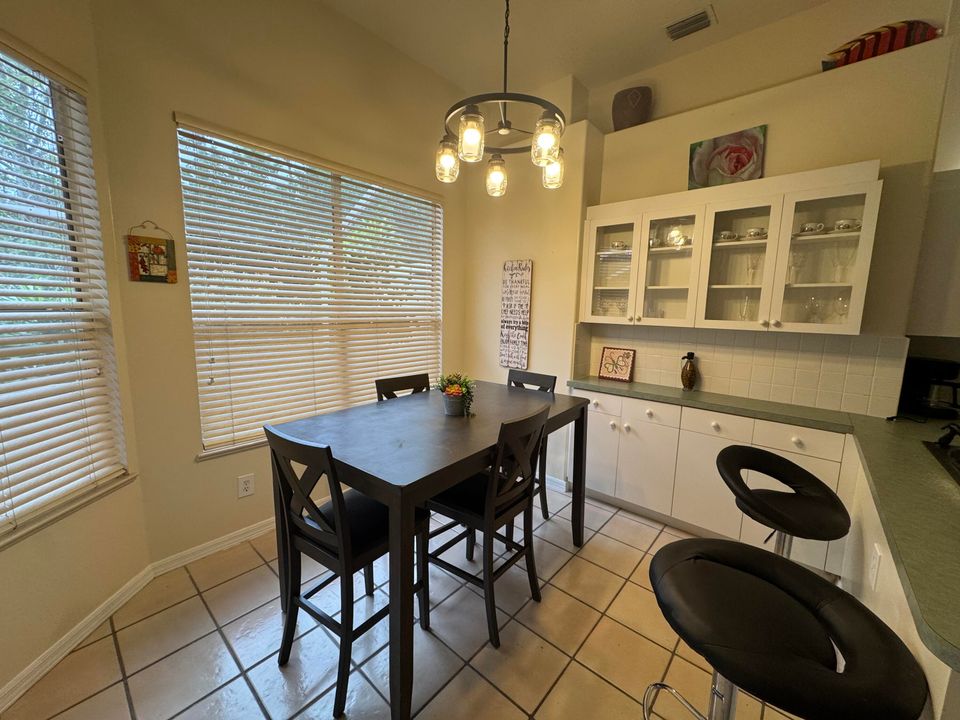 En Renta: $3,100 (3 camas, 2 baños, 1984 Pies cuadrados)