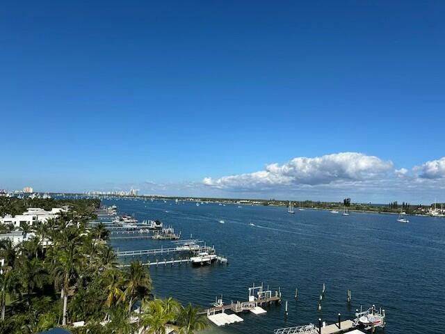 出租: $2,500 (1 贝兹, 1 浴室, 804 平方英尺)