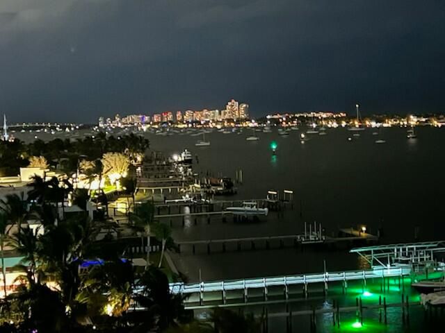 出租: $2,500 (1 贝兹, 1 浴室, 804 平方英尺)