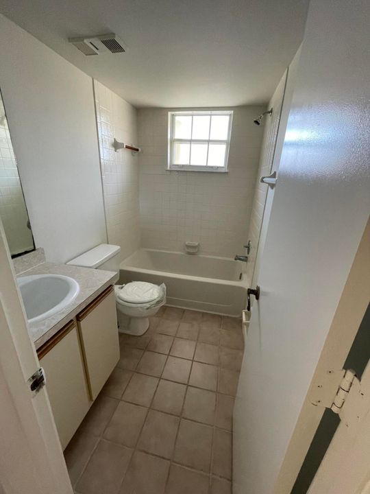 出租: $1,750 (2 贝兹, 2 浴室, 782 平方英尺)