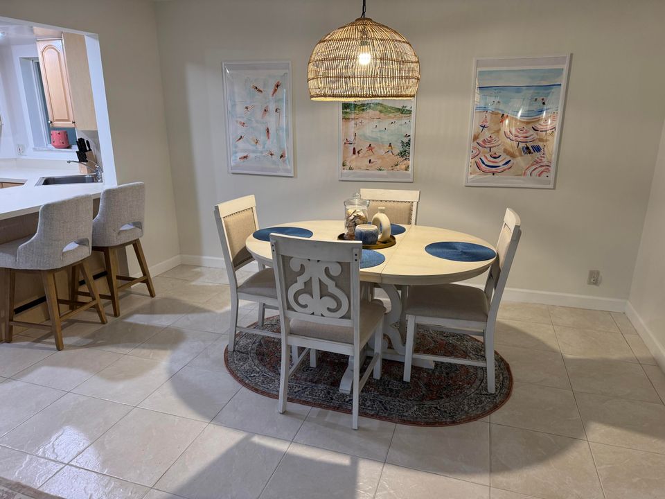 出租: $4,500 (2 贝兹, 2 浴室, 1250 平方英尺)