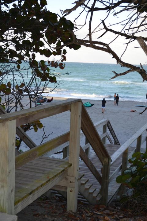 出租: $4,500 (2 贝兹, 2 浴室, 1250 平方英尺)