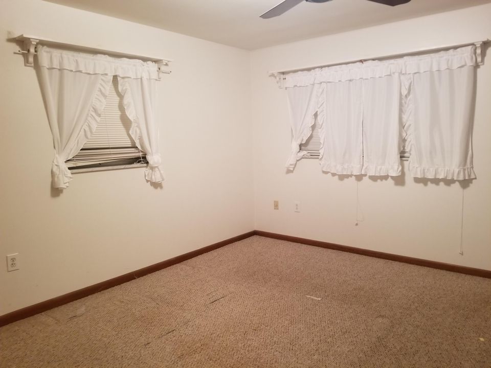 En Venta: $240,000 (2 camas, 2 baños, 1380 Pies cuadrados)