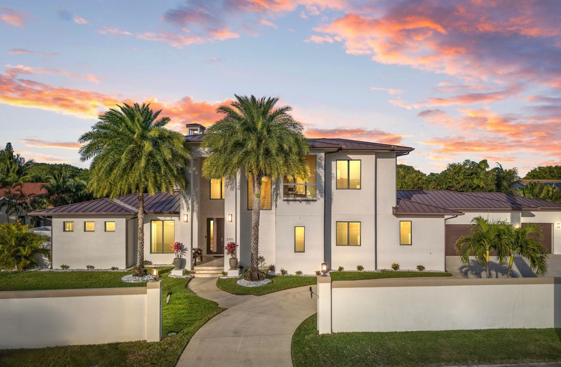 For Sale: $1,645,000 (5 beds, 4 baths, 3927 Square Feet)