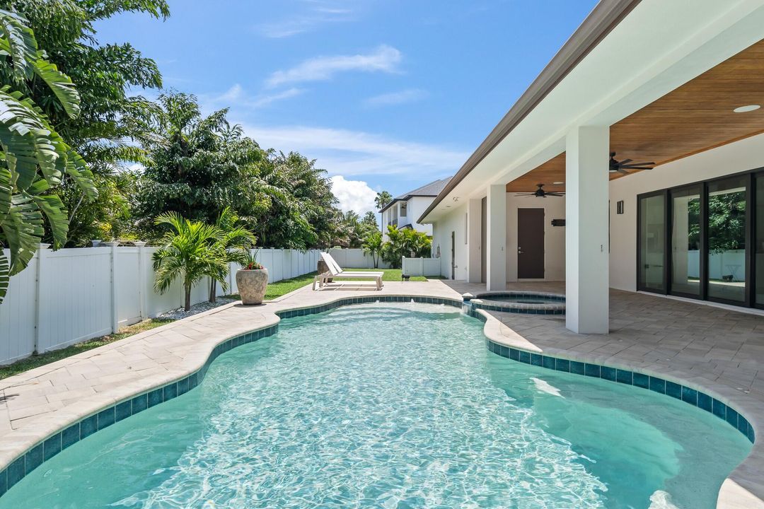 For Sale: $1,645,000 (5 beds, 4 baths, 3927 Square Feet)