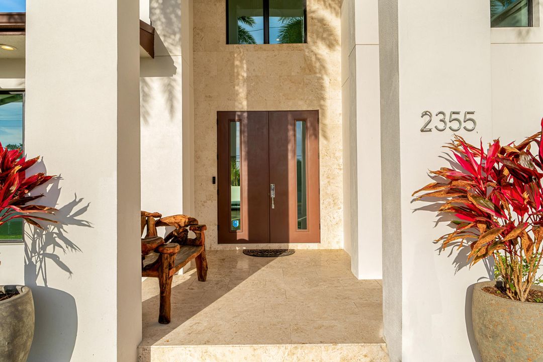 For Sale: $1,645,000 (5 beds, 4 baths, 3927 Square Feet)