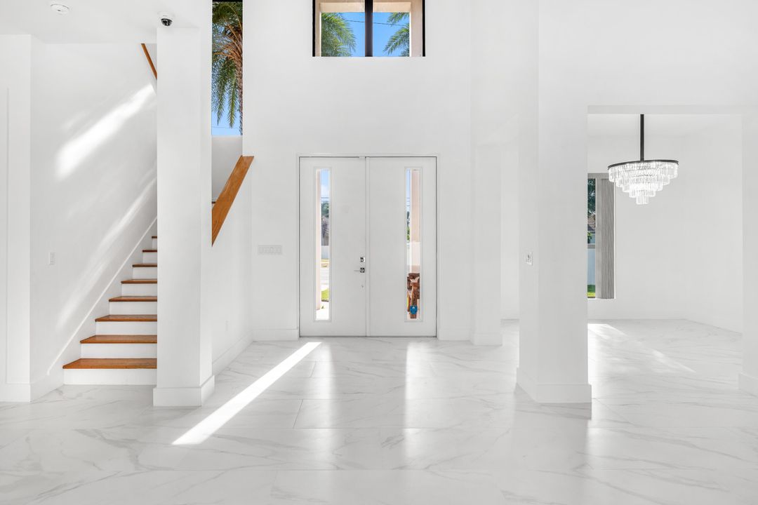 For Sale: $1,645,000 (5 beds, 4 baths, 3927 Square Feet)