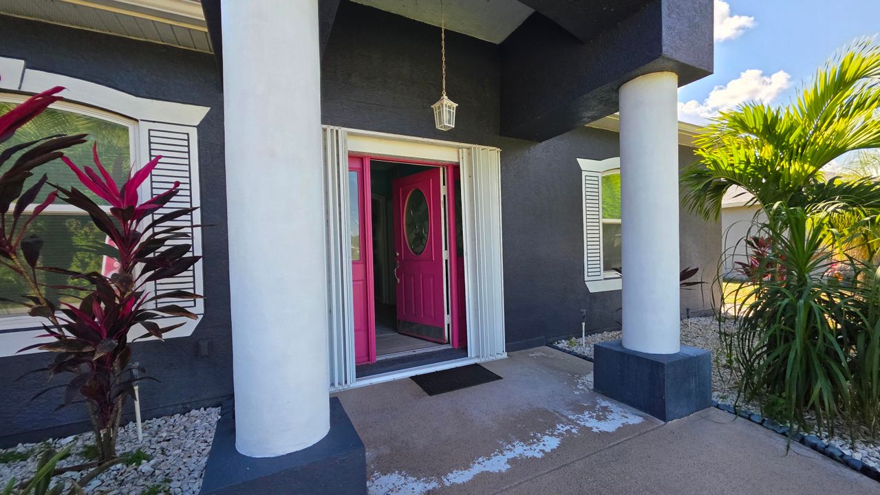 For Sale: $525,000 (4 beds, 2 baths, 2012 Square Feet)